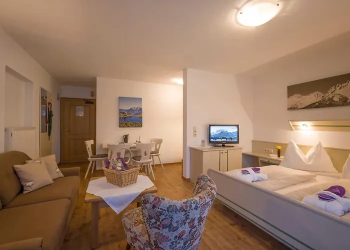 Am Roemerweg Appartement Oberndorf in Tirol